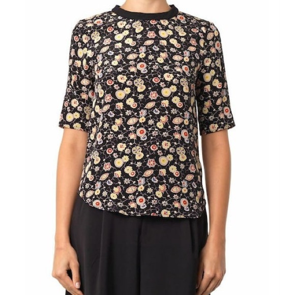 Elizabeth and James Tops - Elizabeth and James Black Floral Silk Short Sleeve Tee